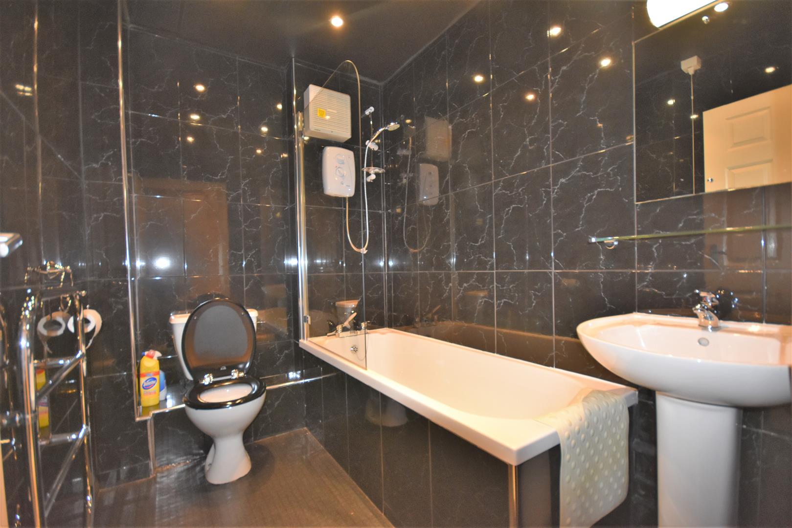 33 Seabank, Penarth, The Esplanade, Vale Of Glamorgan, CF64 3AR